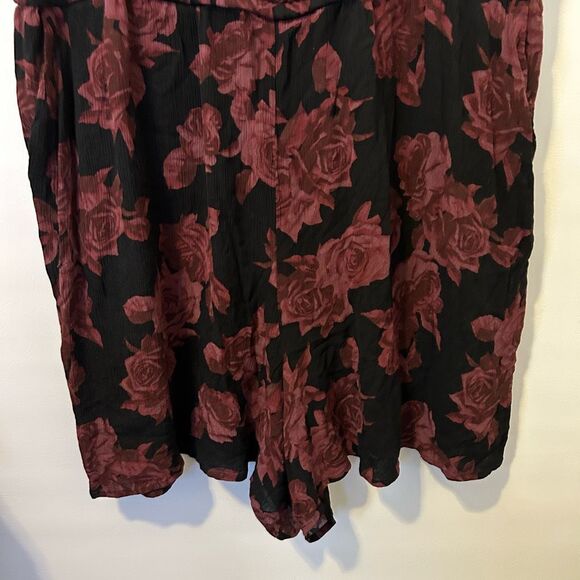 Torrid Black Red Floral Gauze Shorts Romper Size 3X witchy whimsigoth vamp goth - Picture 3 of 12